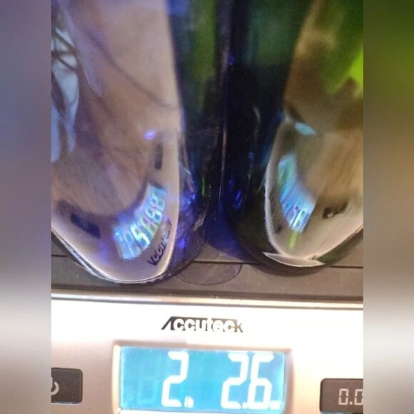 Green and Blue Glass Bottles with lids lot of 4 - Picture 11 of 11